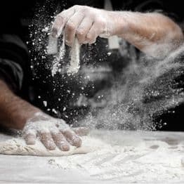 Pizzaria Zona Sul Sjc - Wagnatu Mão Na Massa